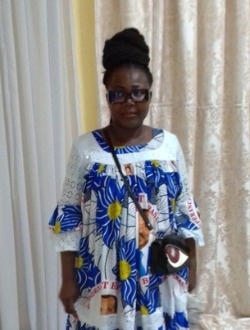 Profil de Roseline, une femme célibataire de 46 ans à Kribi