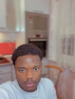 Profil de Jovan, un homme célibataire de 23 ans à Douala