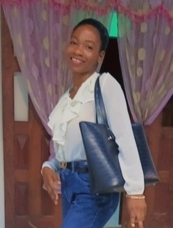 Profil de Ange, une femme célibataire de 27 ans à Yaoundé