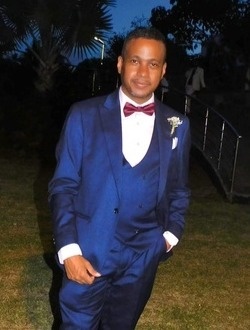 Profil de Emmanuel, un homme célibataire de 43 ans à Pointe aux Sables