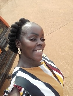 Profil de Vérines, une femme célibataire de 42 ans à Meyo-Centre