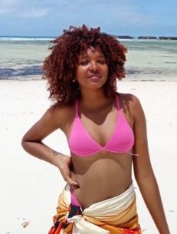 Profil de Julia, une femme célibataire de 21 ans à Antsiranana