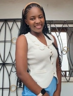 Profil de Steph, une femme célibataire de 22 ans à Douala