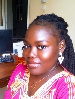 Profil de Nia, une femme célibataire de 30 ans à Niamey (Commune I)