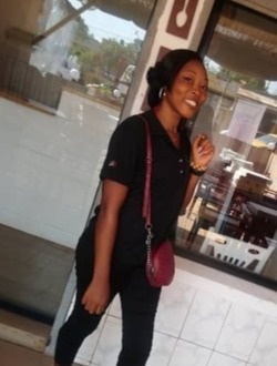 Profil de Laeti, une femme célibataire de 30 ans à Yaoundé