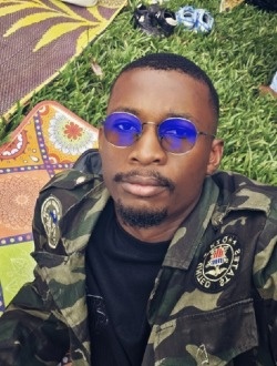 Profil de Éric, un homme célibataire de 29 ans à Abidjan