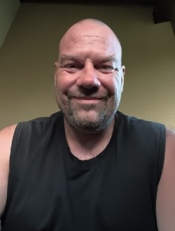Profil de Mike, un homme célibataire de 43 ans à Perrignier