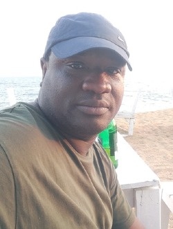 Profil de Roni, un homme célibataire de 41 ans à Cotonou