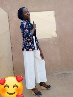 Profil de Courage, une femme célibataire de 25 ans à Abena