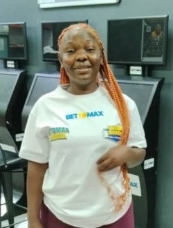 Profil de Blandine, une femme célibataire de 33 ans à Douala