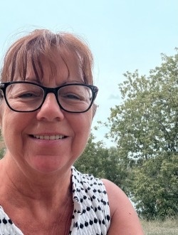 Profil de Helene, une femme célibataire de 63 ans à Sainte-Catherine