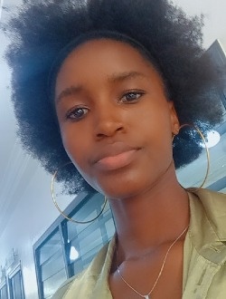 Profil de Sandrine, une femme célibataire de 21 ans à Accra New Town