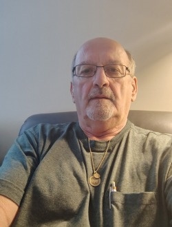 Profil de Edouard, un homme célibataire de 69 ans à Gatineau