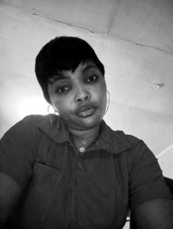 Profil de Justine, une femme célibataire de 35 ans à Douala