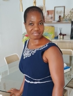 Profil de Delphine Kacou, une femme célibataire de 40 ans à Petit Abidjan-Youkou