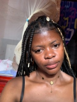 Profil de Veronique, une femme célibataire de 27 ans à Yaoundé