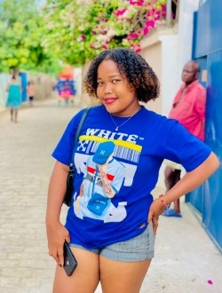 Profil de Yvonne, une femme célibataire de 24 ans à Toliara