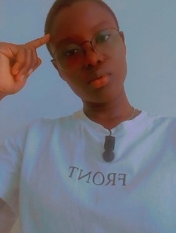 Profil de Déora, une femme célibataire de 21 ans à Abidjan