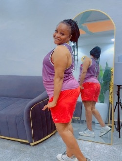 Profil de Glwadys, une femme célibataire de 45 ans à Abomey-Calavi