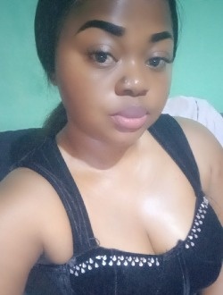Profil de Yolande, une femme célibataire de 35 ans à Yaoundé