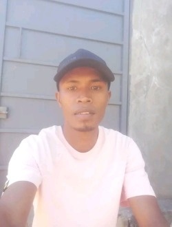Profil de Randrianantoaninarivo, un homme célibataire de 33 ans à Amborovy