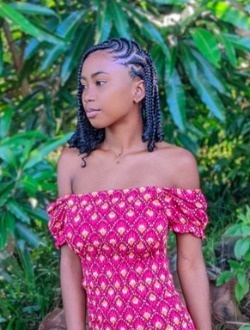 Profil de Hornella, une femme célibataire de 19 ans à Sambava