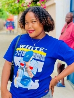 Profil de Yvonne, une femme célibataire de 24 ans à Toliara
