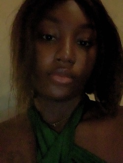 Profil de Laure, une femme célibataire de 26 ans à Douala