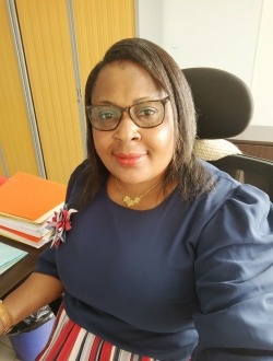Profil de Nadia, une femme célibataire de 49 ans à Libreville