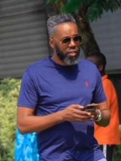 Profil de Charli, un homme célibataire de 45 ans à Libreville