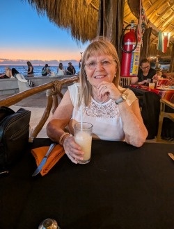 Profil de Helene, une femme célibataire de 76 ans à Saint-Constant
