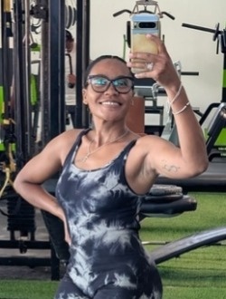 Profil de Fara, une femme célibataire de 33 ans à Mahajanga
