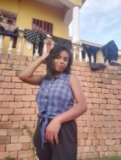 Profil de Niavo, une femme célibataire de 20 ans à Antananarivo
