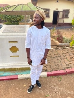 Profil de James, un homme célibataire de 32 ans à Yaoundé