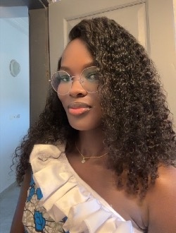 Profil de Nancy, une femme célibataire de 18 ans à Abidjan