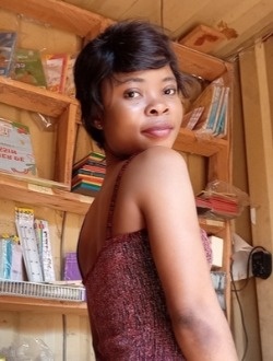 Profil de Delphina, une femme célibataire de 28 ans à Togokomé