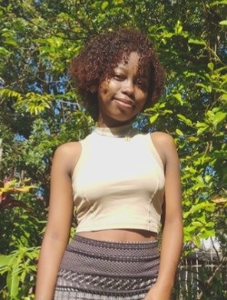 Profil de Razanamalala Jessica, une femme célibataire de 20 ans à Manakara