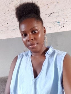 Profil de Marie, une femme célibataire de 23 ans à Abidjan