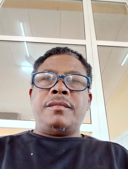 Profil de Stéphane, un homme célibataire de 56 ans à Abaga