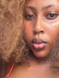 Profil de Estelle, une femme célibataire de 34 ans à Yaoundé