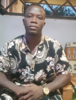 Profil de Yves, un homme célibataire de 34 ans à Lomé