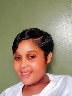 Profil de Monica, une femme célibataire de 32 ans à Port-Gentil