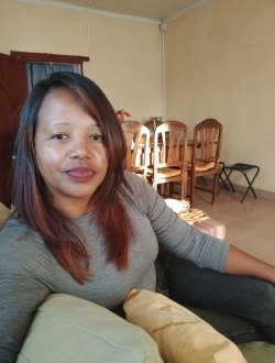 Profil de Faniriantsoa, une femme célibataire de 48 ans à Alarobia-Antanamalaza