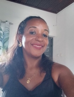 Profil de Marie, une femme célibataire de 18 ans à Amboditetezana-Fanambana