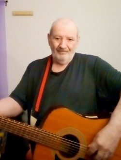 Profil de Nino, un homme célibataire de 64 ans à Marseille