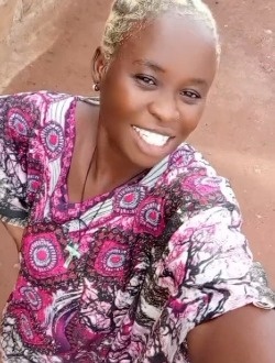 Profil de Martine, une femme célibataire de 25 ans à Abidjan