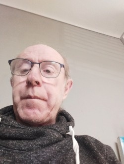 Profil de Roger, un homme célibataire de 60 ans à Ugine