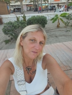 Profil de Angelique, une femme célibataire de 46 ans à Charleroi