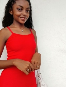 Profil de Elysa, une femme célibataire de 24 ans à Mahajanga