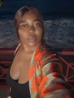 Profil de Charnele, une femme célibataire de 30 ans à Douala